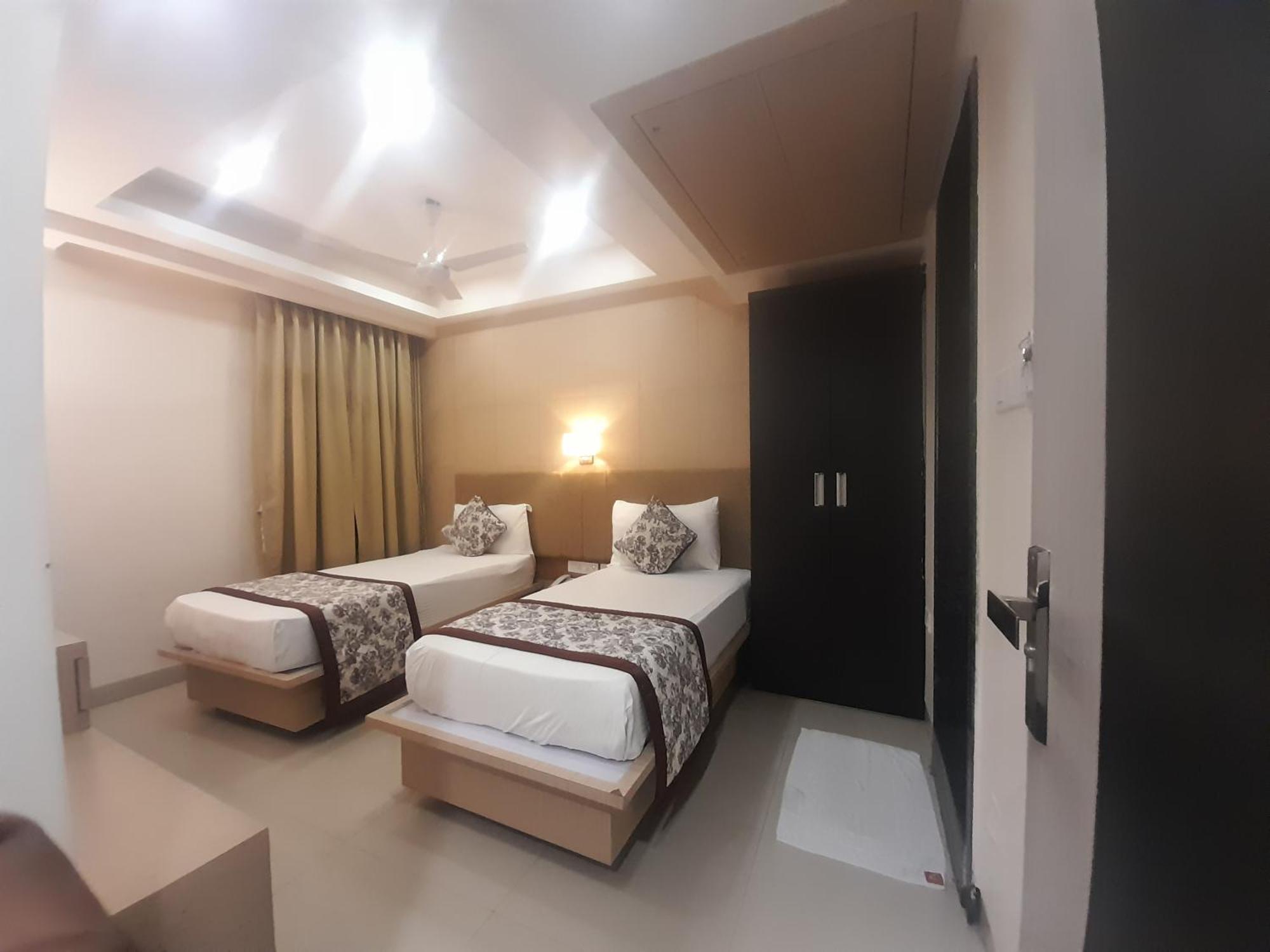 Variety Inn Патна Екстер'єр фото