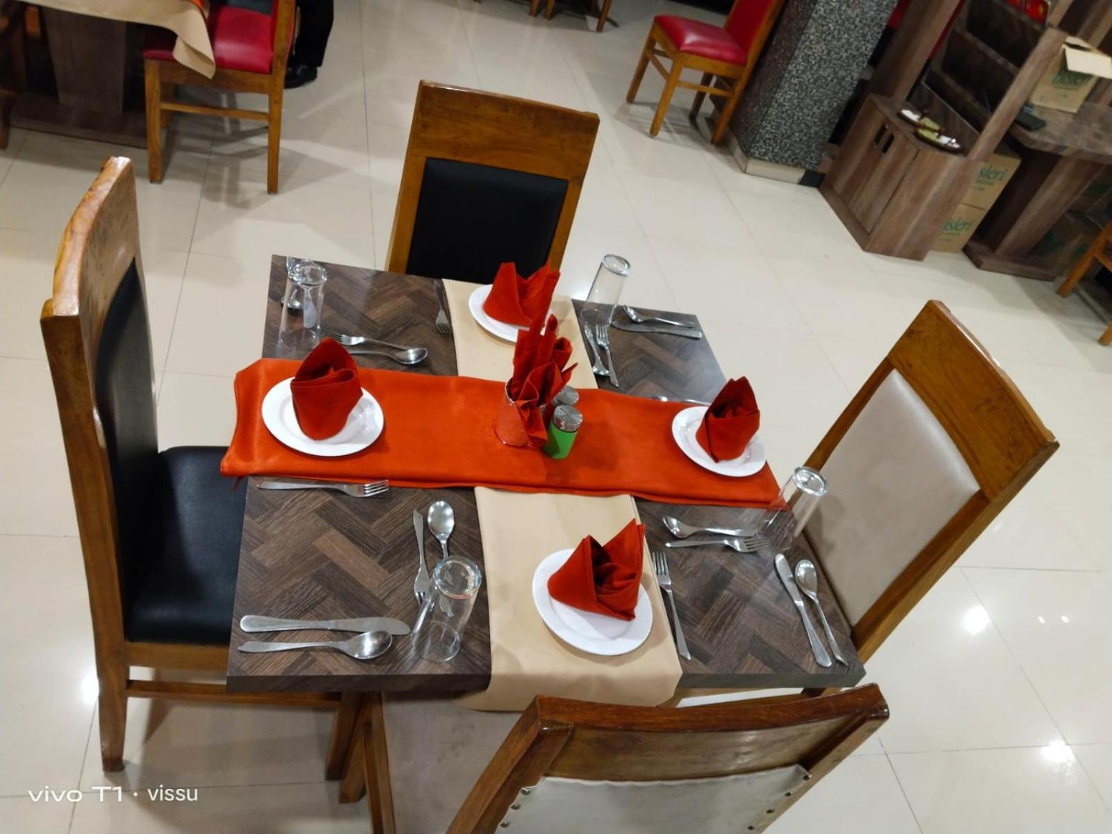 Variety Inn Патна Екстер'єр фото