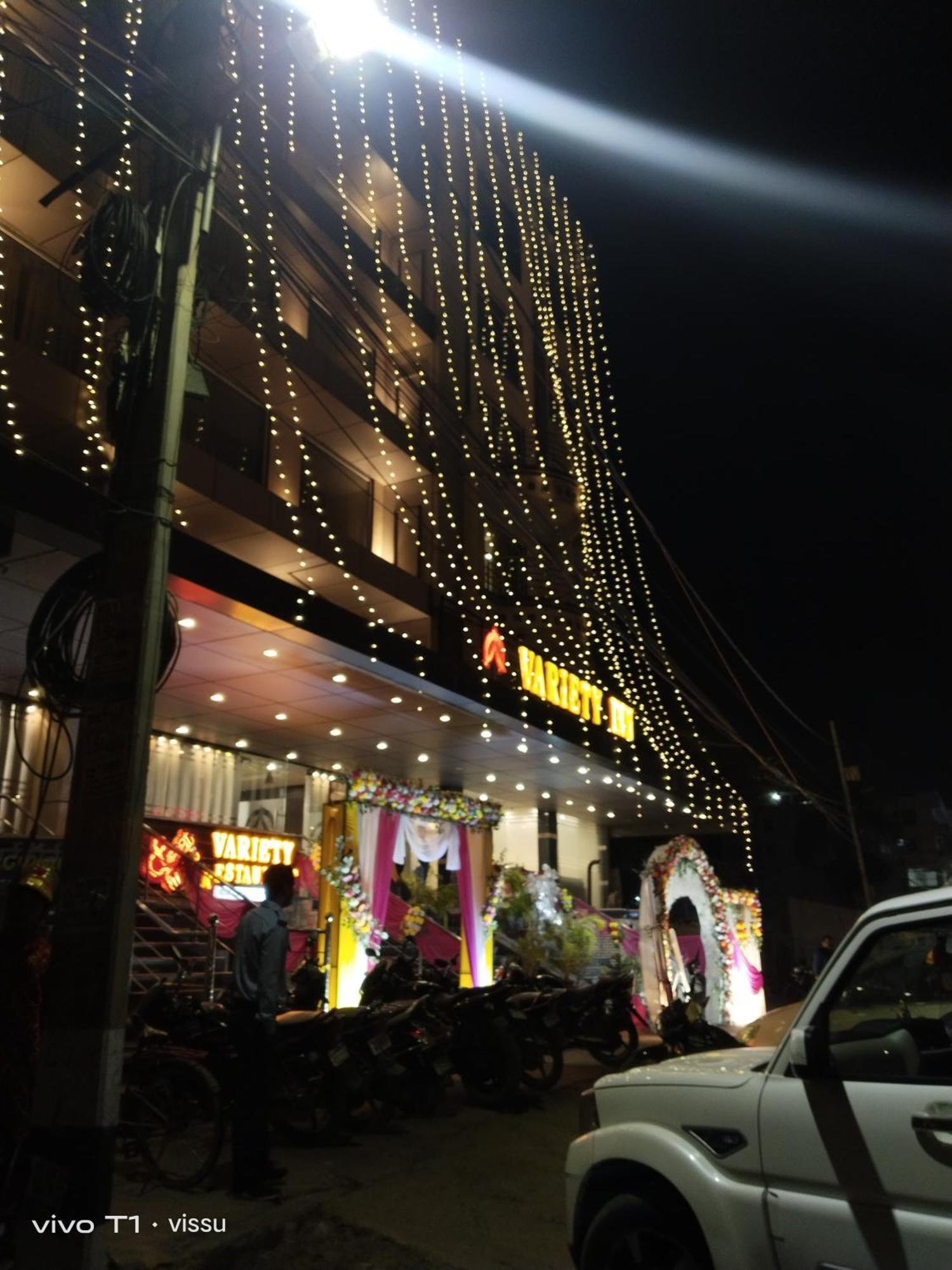 Variety Inn Патна Екстер'єр фото