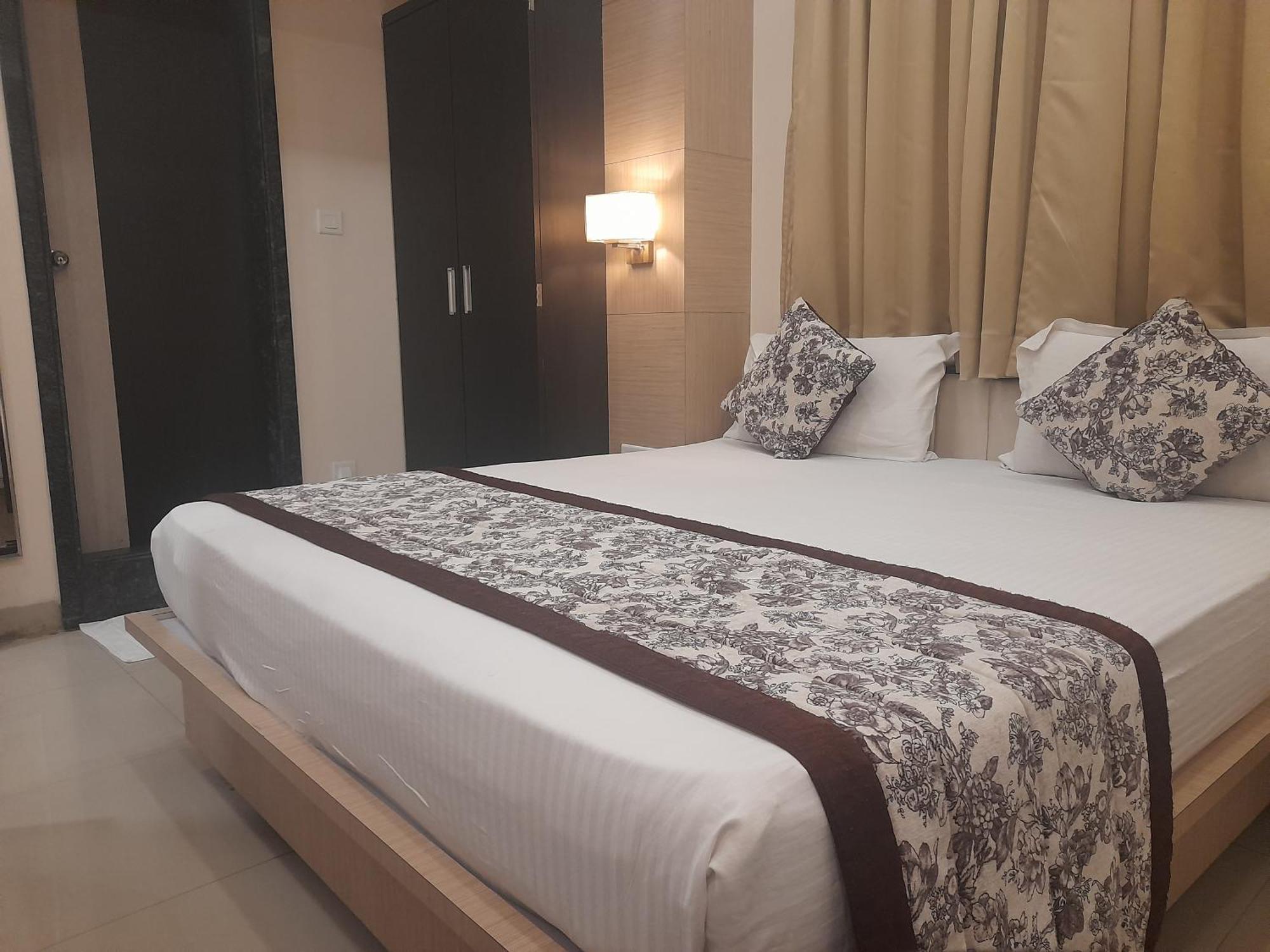 Variety Inn Патна Екстер'єр фото