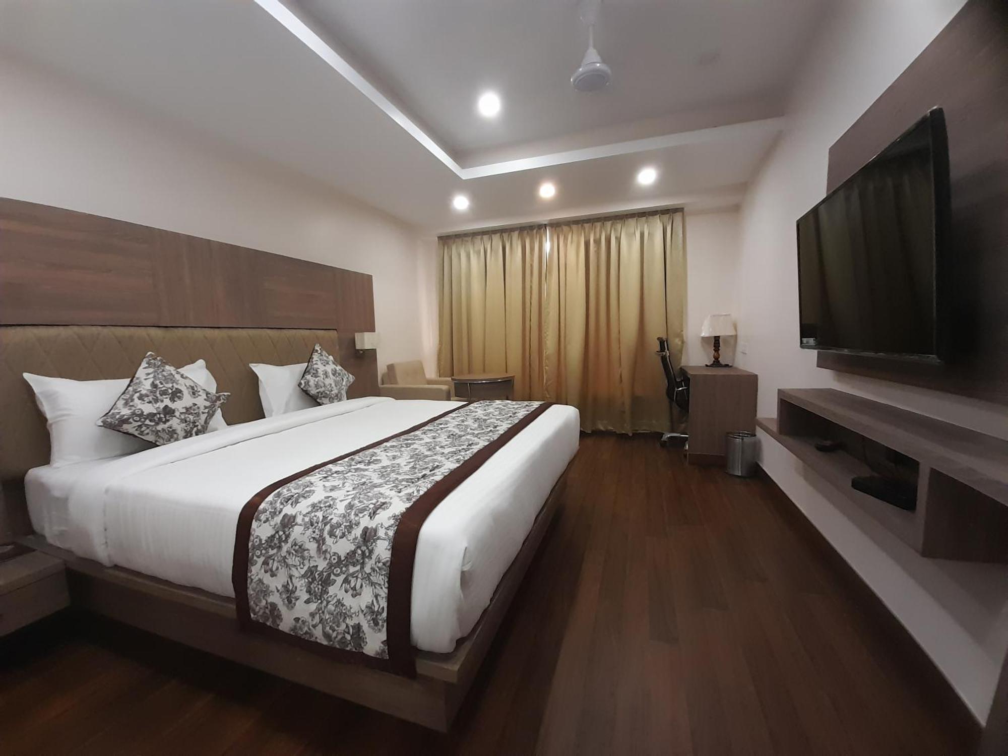 Variety Inn Патна Екстер'єр фото
