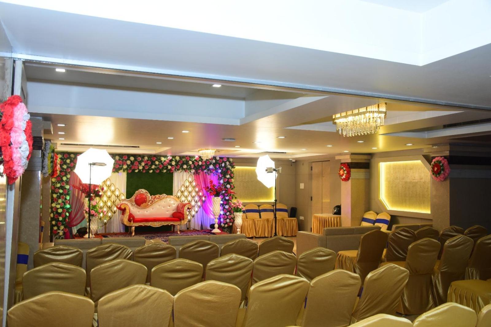 Variety Inn Патна Екстер'єр фото